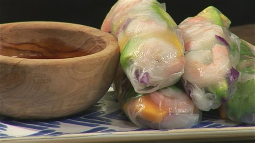 Easy-to-make summer rolls with fresh ingredients