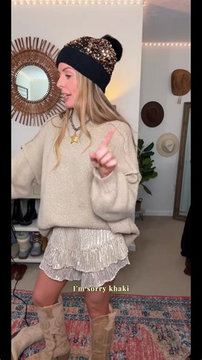 Oversized Women's Sweaters: Trendy Fall Styles