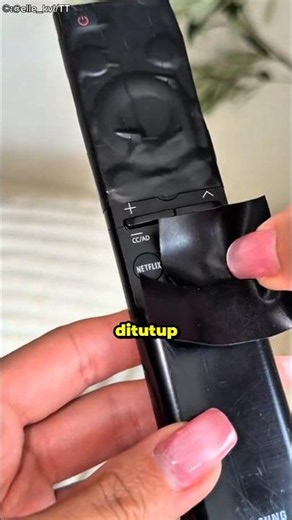 Kenapa Sebagian Tombol Remote Ini Ditutup?