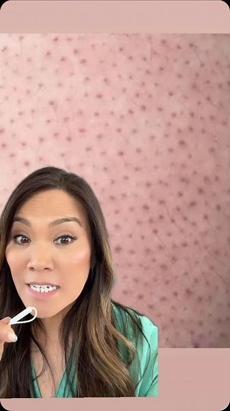 SLMD Skincare by Dr. Pimple Popper on Instagram: "Battling keratosis pilaris (aka dry and bumpy skin)? 🌵 AHAs like glycolic acid, salicylic acid and lactic acid will be your new best friend. My AHA/BHA Swipes contain all three of these acids to dissolve and unclog pores, helping restore hydration and smoothness. ⁠ ⁠ Baby-soft skin awaits — link in bio.⁠ ⁠ #slmdskincare #drpimplepopper #keratosispilaris #keratosispilaristreatment #softskintips #skintips"