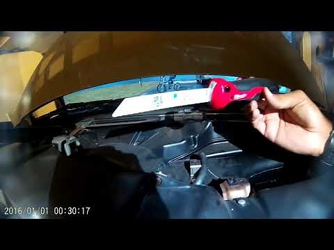 How to change the Blend Door Actuator in a 2004 Chevy 1500 Silverado (Behind Dash)