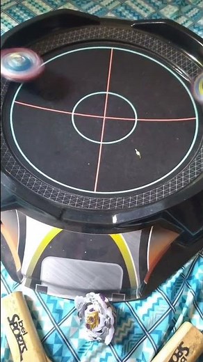 batalha de beyblade savior valkyrie e ultimate valkyrie vs astral spriggan #batalhadebeyblade