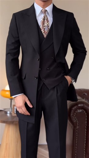 𝐇𝐀𝐑𝐎𝐋𝐃 on Instagram: "#blazer #suit #harold #fashion"