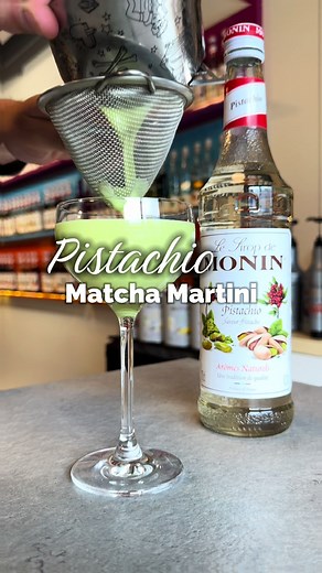 Luxurious Matchatini: Pistachio & Matcha Dessert Cocktail Recipe