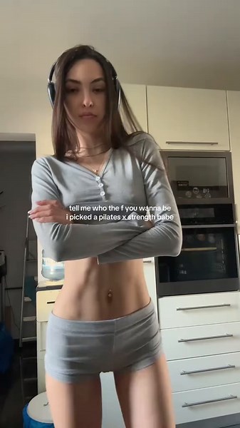 to be completely honest im kind of done with the whole pilates princess vibe. im really not a princess most of the time. i like to do pilates HARD, with weights, and resistance, and sweat and challenge myself. pilates can be so much more than an aesthetic 😅 #pilates #pilatesinstructor #pilatesworkout #pilatestiktok #pilatesgirl #pilateslovers #matpilates #homepilates