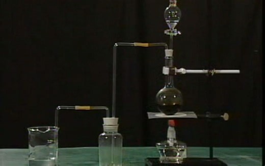 氯气的实验室制法：二氧化锰与浓盐酸