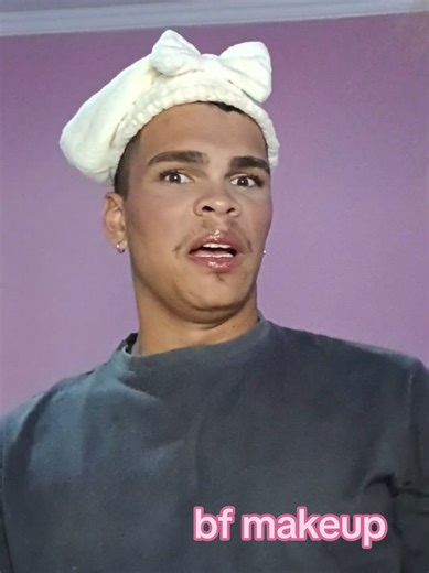 Sassy Makeup Looks for Curly Hair Lovers