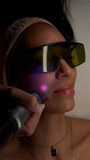 I N O U T • Elisabeth Álvarez on Instagram: "La nueva generación de Láser Génesis ya está en INOUT Tecnología avanzada aplicada a medicina regenerativa para mejorar la calidad de la piel desde el interior. Más potencia, mayor precisión y una estimulación profunda del colágeno que se traduce en resultados visibles y progresivos. - Mejora textura y unifica el tono - Reduce enrojecimiento y poros - Activa los procesos naturales de regeneración cutánea Sin agujas. Sin tiempo de recuperación ideal p