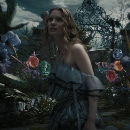 Alice. | #foryoupage #aliceinwonderland #alicekingsleigh #aethestic