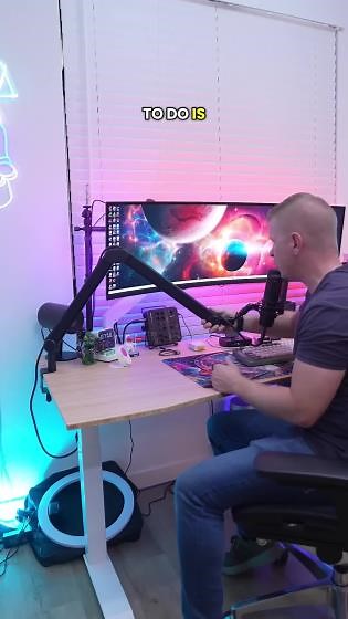 Desk upgrade with the Elgato Wave Mic Arm MK.2!