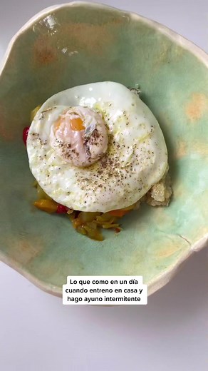 Lo que como en un día! Entrenando en casa con Entrena Virtual y haciendo ayuno intermitente. #loquecomoenundia #ayuno #recetas #lifestyle