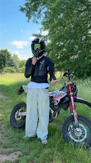 Crosshelm oder Integralhelm: Welcher Motorradhelm passt zu dir?