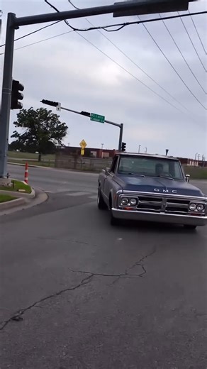 @olbluegmc Flexin his C10 with a decade-old BluePrint SBC under the hood! | BluePrint Engines