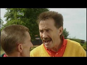 ChuckleVision S13E11 Grounds for Complaint (Edited) (Widescreen)
