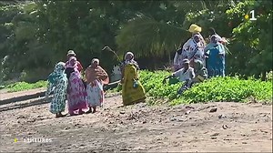 Le JT de la mi-journée présenté par Halda Halidi Suivra votre émission Place Publique | Mayotte la 1ère