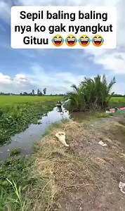 Sepil baling baling nya ko gak nyangkut ya 😂😂😂😂 #sorotan #reelsvideo #reelshiburan #reelsviral #comedy #perahubott #fyp | Khumaeroh Chayank