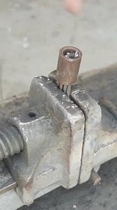 1.6M views · 2.6K reactions | homemade rust removing metal brush #mrkhantipsandtricks #unfrezzmyaccount #foryoupage #welding_creative #100k #fyp #diycrafting #tricks #creativetools #welding | Toolkit Life Hacks | Facebook
