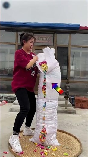 Sacco di caramelle gigante in CINA! #shorts #shortsfeed