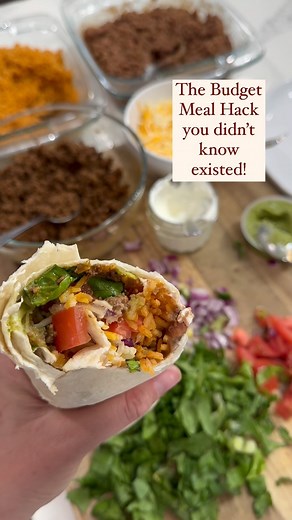 Intentional leftovers. Turns out cooking less often actually helps save me money 🤩 I intentionally cook meals in extra large batches so my family can eat it twice- this helps me cook less often and has lowered my grocery bill! If you’re like me, the last thing you want to do is cook every single night. Which is exactly why I wrote my budget meal plans! They’re written to save you money on groceries while only having to cook 3 nights a week. 👏🏼 Last week, I used my budget systems and shopped 3