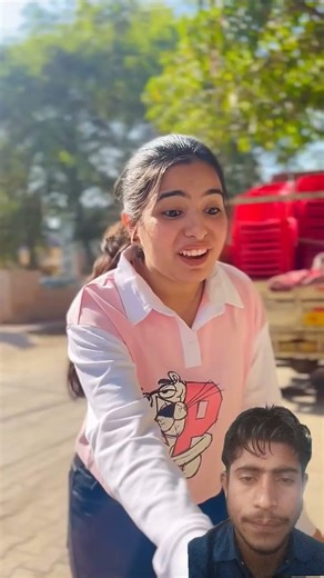 Introducing the "VitaWear SmartBand," a next-generation wearable gadget🎉