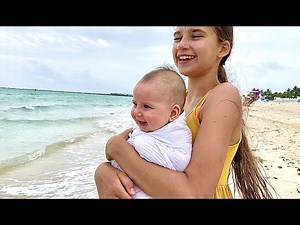 My newborn baby brother's reaction to the ocean