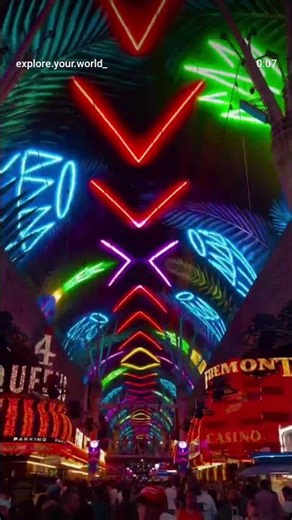 Retrowave Vaporwave Synthwave Radio | Chill Synthwave and Futuristic Music for Car Rides