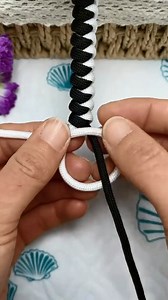 3M views · 7.3K reactions | The simplest way to knit a bracelet #diy #bracelet #craft | Craft 1 Minute | Facebook
