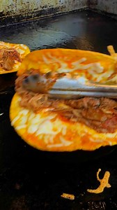 Tacos de Birria, Micheladas y Margaritas...¡el trío perfecto!Ven a distrutar de nuestros jugosos tacos de birria, preparados con carne suave y sabrosa, cocida lentamente en su propio consomé Ileno de sabor. Acompáñalos con una michelada bien fría, escarchada y con el toque perfecto de limón, chile y cerveza.¿Prefieres algo más fresco? Nuestras margaritas artesanales son el balance ideal entre lo dulce, ácido y lo refrescante. ¡Una explosión de sabor que te hará volver por más! #TacosDeBirria #Bi