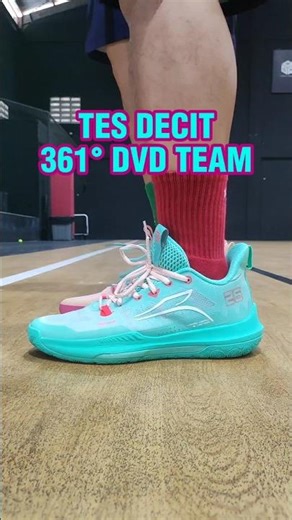 Squeaky Test 361° DVD Team