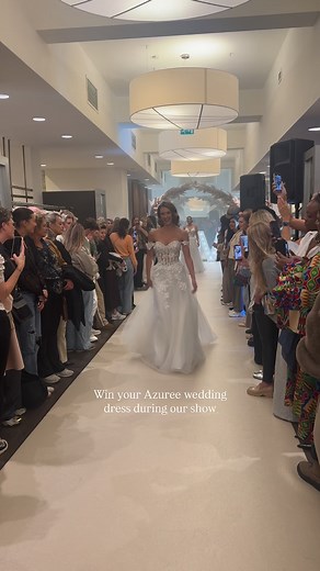 Dear brides, tijdens onze show 27 november maak jij kans om een Azuree trouwjurk te winnen! 🤩⁠ ⁠ Wil jij mee doen en kans maken op een Azuree trouwjurk?⁠ ⁠ 🤍 Meld je gratis aan voor onze Weddings show⁠ via de link in bio 🤍 Maak tijdens de show, gedurende het foto moment, de leukste foto met onze modellen⁠ 🤍 Post je foto in je feed op Instagram en tag @azureebridal en @weddingsbruidsmode⁠ ⁠ Ben jij er bij op 27 november en doe jij mee aan deze fantastische contest? Bedenk iets origineels en w