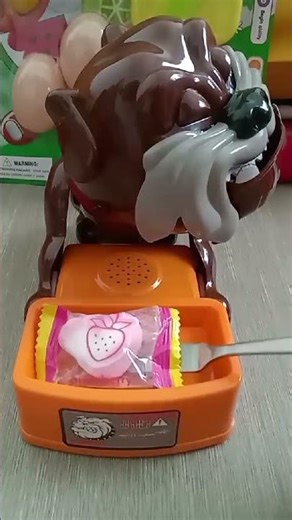 ASMR 😁 Mad Dog Don't Eat Marshmallows Strawberry ! #viralvideo #short #satisfying