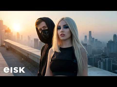 Elian Skye - YOU & ME (Official Lyrics Video)