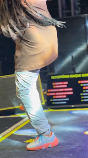 ISAQUE GOMES on Instagram: "REGGAE É MUSIC ❤️💛💚 Um domingo de amor e paz para nós! 🙏🏾🙌🏾 #reggae #isaquegomes #reggaemusic #ahistoriacontinua #coisacerta #edsongomes"