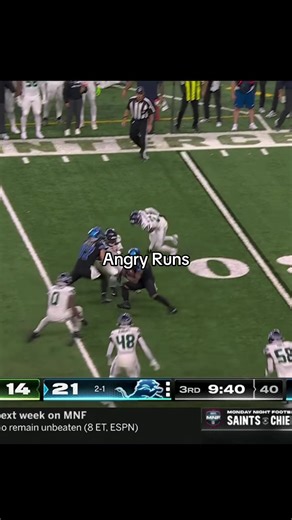 Incredible One-Handed Catch and Run by Montgomery