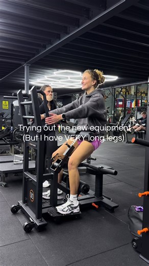 If my legs were a couple inches shorter, I’d adore this machine - but they’re not, so I’ll stick to the hip thrusts x As I said in the video, my heights always been a huge insecurity of mine. But, in the gym it works in my favour! (Until I tried the booty builder that is 🥲) #glutes #funny #tallgirl #gym #tall