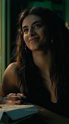 “İlişki dediğin, büyük bir başarısızlık içindeki bir avuç güzel andır.” ❤️#Berlin