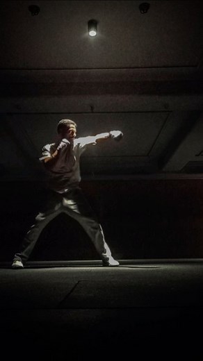 BoxingStep | Easy & Simple Beginner Boxing Combo with Footwork to apply in Shadow Boxing. #boxingcombo StepIn - Jab, Cross/ Stepback - Cross LeftStep -... | Instagram