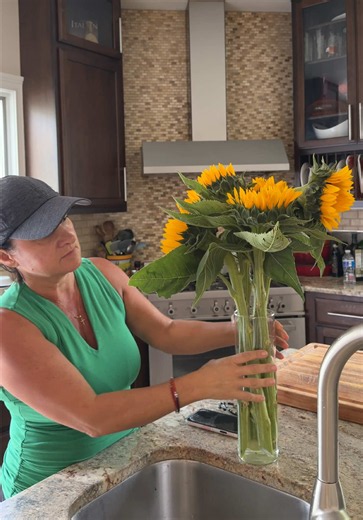 This is your sign to go outside and smell the flowers #sunflowers #italianmom #flowers #aestheticvlog #flowerarrangement