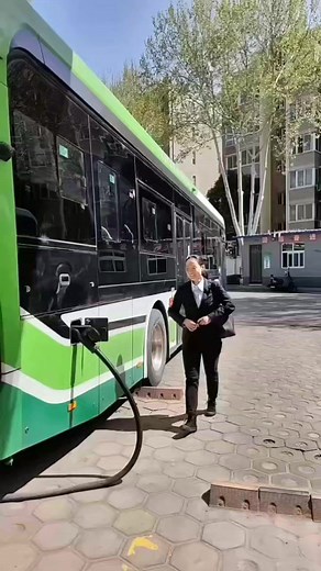 749K views · 10K reactions | female bus driver #girlpower #highlighteveryone | lolamitangvlog | Facebook