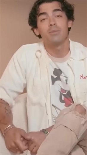 Joe Jonas gushes over ex-wife Sophie Turner's co-parenting skills while chatting with 'Esquire' alongside brothers Kevin and Nick | HollE News | Facebook