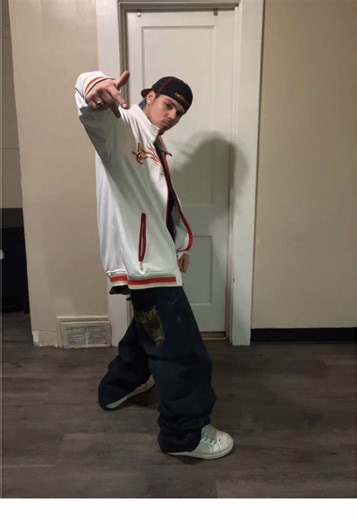 I might’ve had a few drinks for my bday party🤪🤓 #y2kaesthetic #hiphopfashion #skaterfashion #numetalfashion #jessepinkman