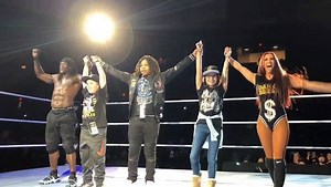 Nothing like a holiday DANCE BREAK with some amazing kids! #WWEChicago | Carmella