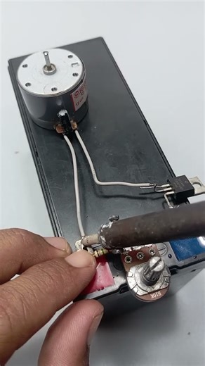 “Controlling DC motor speed with IRFZ44 MOSFET.” #shorts #diycrafts