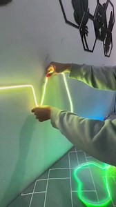 Découvrez la nouvelle technologie ruban néon Flex LED RGB avec télécommande intelligente, bande flexible, lumières en silicone étanches, décor à intensité variable, Bluetooth, Tuya, 12V, 5METRE PRIX : 120DT N’hésitez pas à nous contacter Administration : 31 366 222 / 27 234 999 Menzah 7, rue Mouawiya ibn abi sofiene ❗️ l’éclairage qui vous propose une approche innovante de l'éclairage #brothersdesign #tunisia #lightingdesign #innovation #magnétique #flexiblelighting #interiordesign #48v #luxury