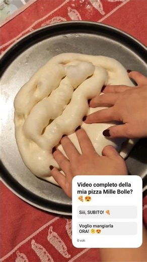 Pizza MILLE BOLLE in arrivo?😍 Scrivimelo nei commenti👇😍 #ricettefacili #afuocolento