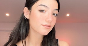 Charli D'Amelio avoue qu'elle n'a pas écrit elle-même son livre "Essentially Charli" !