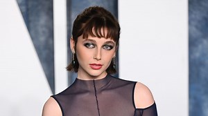 Emma Chamberlain Breaks Down Her Routine for the Vanity Fair Oscar Party