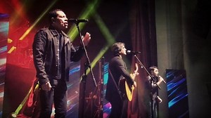 13K views · 1.3K reactions |  Este finde  #NocherosSolNocturno en: ☀️12/10: MINAS, URUGUAY - Semana de Lavalleja Vamos a presentar las nuevas canciones y los clásicos nocheros para que cantemos todos juntos  ‼️ AVISO: El show del 13/10 en Cerrito, Entre Ríos, fue suspendido por el clima. En este video compartimos un pedacito de “Si me dices que sí” en el Teatro Metro de La Plata. | Los Nocheros - Oficial | Facebook