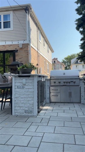A slow look at a thoughtfully designed outdoor kitchen. ✨🔥