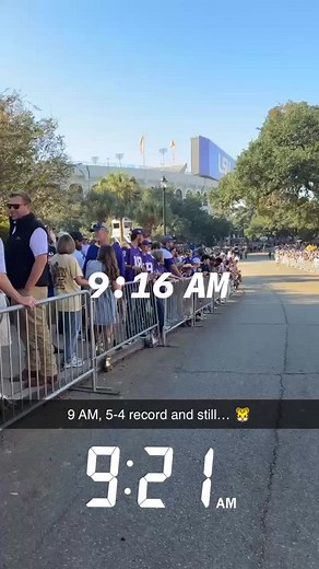 LSU still showing out strong for the Tiger Walk 👏🔥 (via @sethjohnston_) | Boot Krewe Media